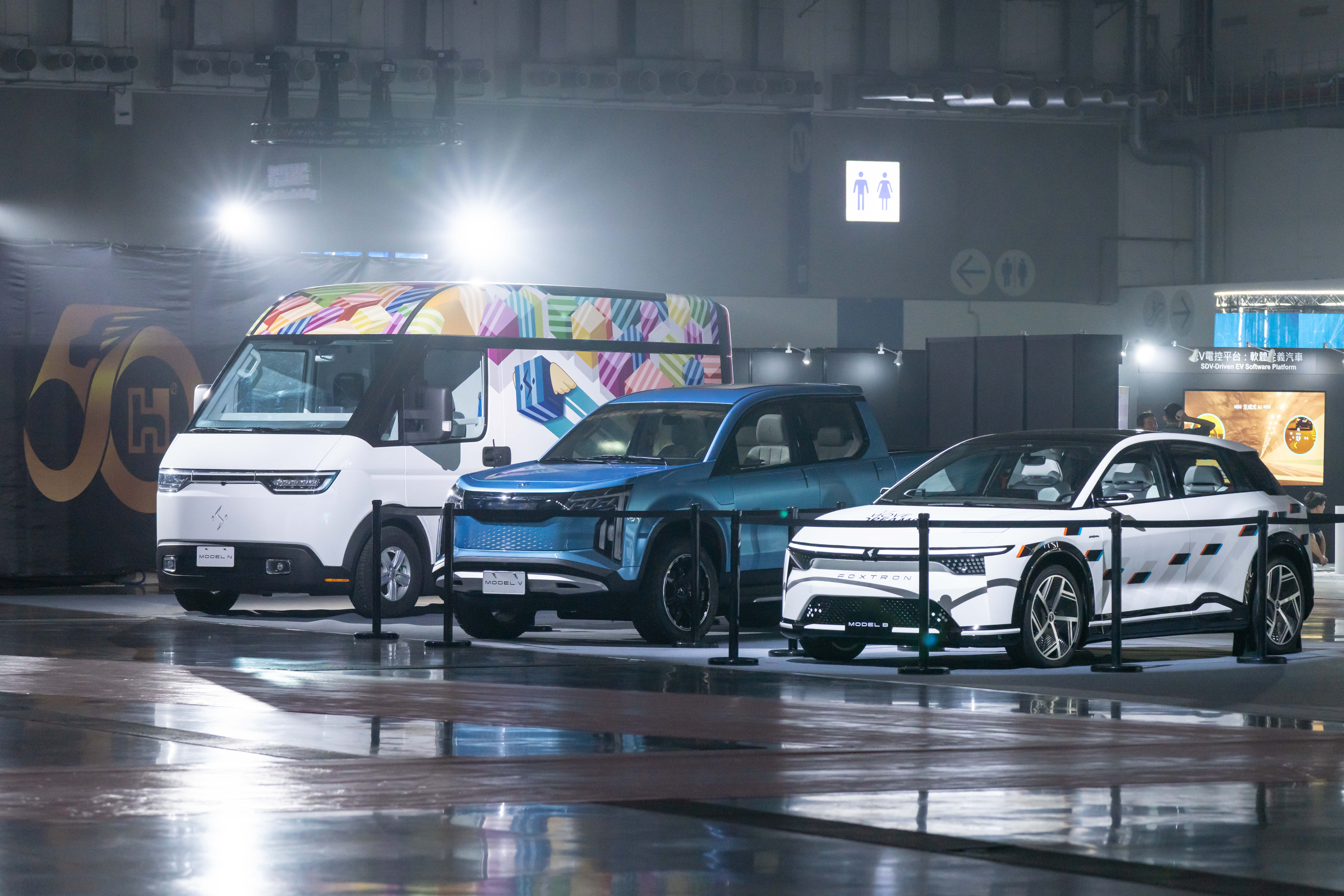 HHTD 2024 Unveils Two Reference Design EVs, Extending Range Of Electro-Mobility To Midi Bus, LMUV